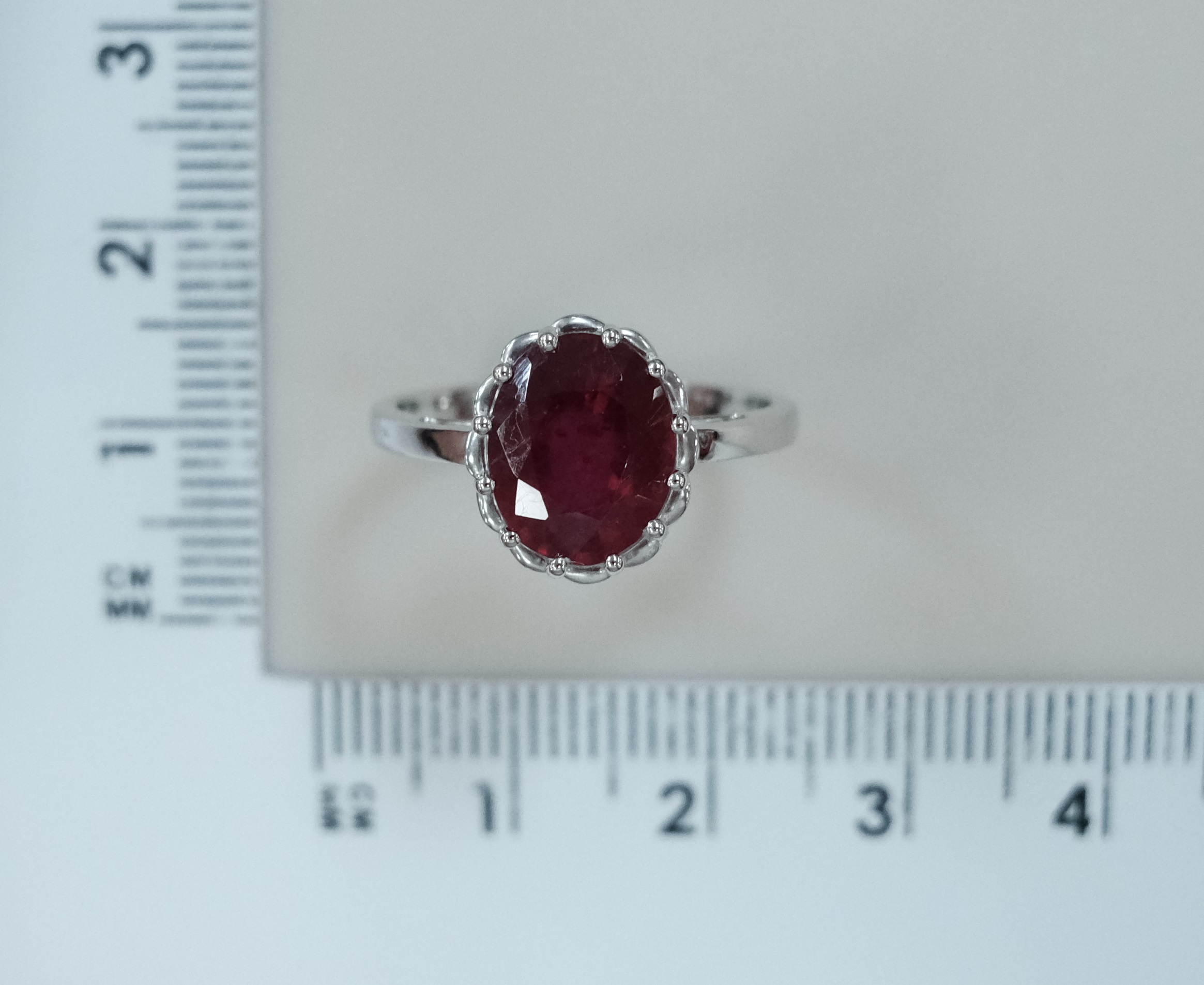 Серебряное кольцо с рубином